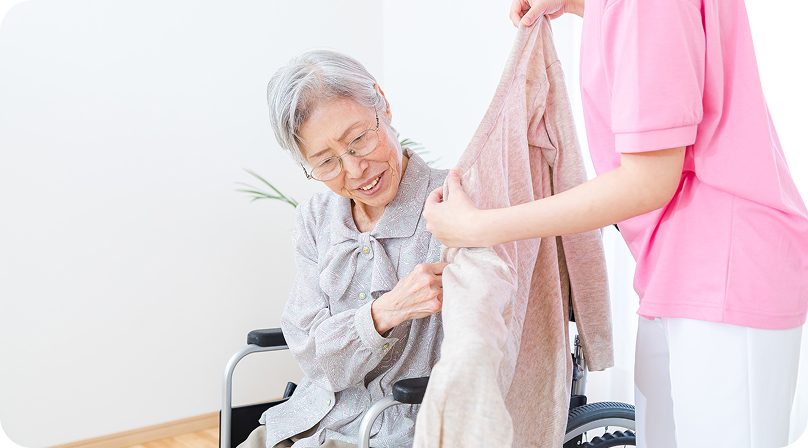 ベッドから車イスへの移動介助、<br>洗髪の介助や着替えの介助